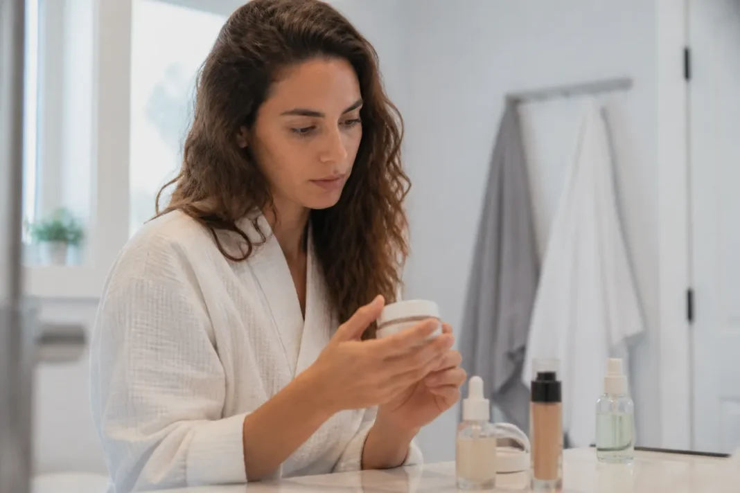 Ce se întâmplă cu pielea când folosești cosmetice expirate Ce se întâmplă cu pielea când folosești cosmetice expirate