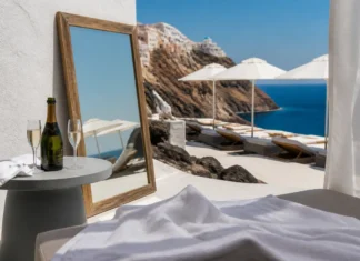 Gabriela și Dani Oțil, escapadă în Santorini: moment neașteptat surprins în oglindă Gabriela și Dani Oțil, escapadă în Santorini