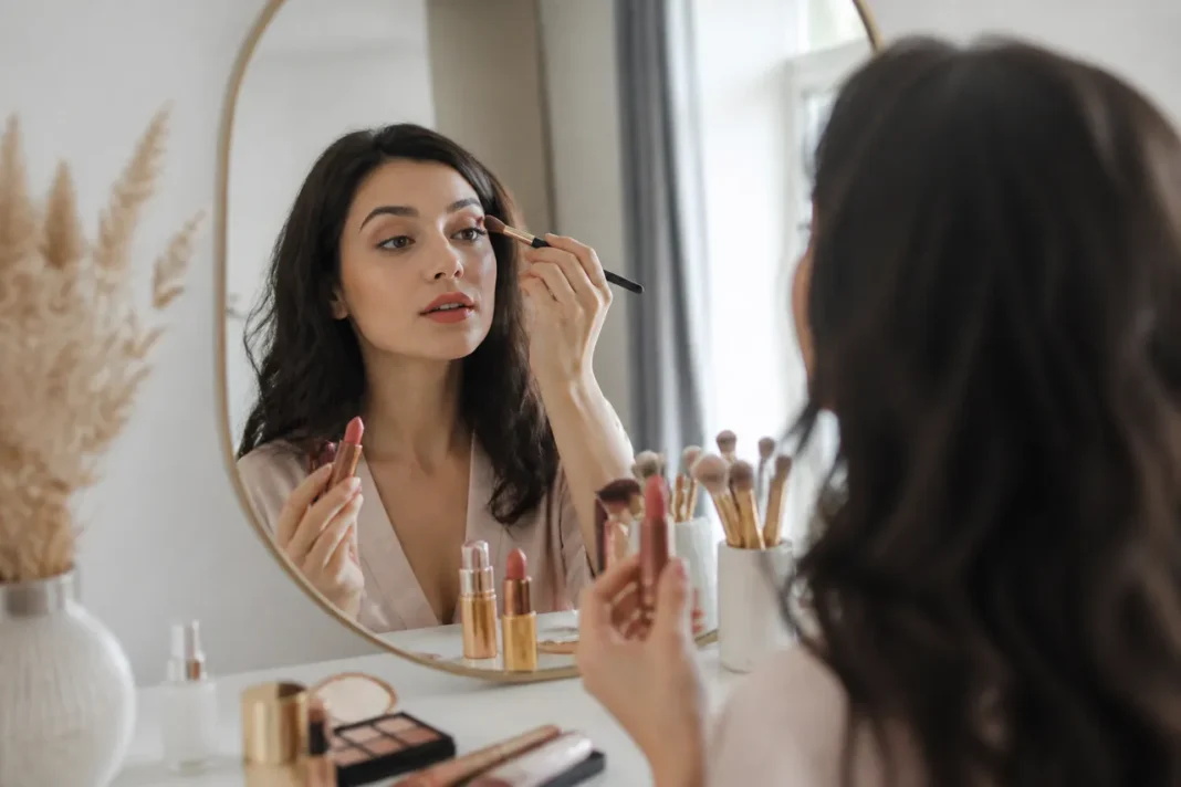 Make-up sau makeup forma corectă pentru textele în limba română Make-up sau makeup forma corectă pentru textele în limba română