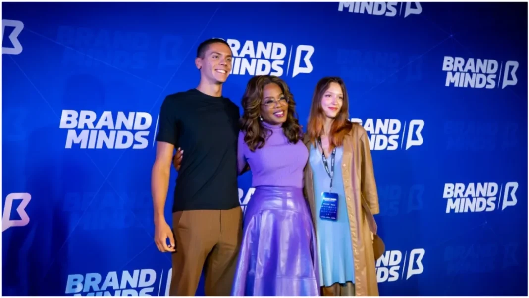 David Popovici, fotografie memorabilă cu Oprah Winfrey la București. Mesajul campionului David Popovici, fotografie memorabilă cu Oprah Winfrey la București. Mesajul campionului