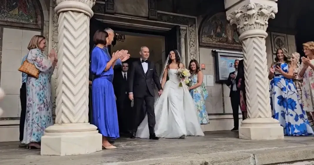 Nicușor Dan și Mirabela Grădinaru, invitați la nunta lui Alexandru Nazare Nicușor Dan și Mirabela Grădinaru, invitați la nunta lui Alexandru Nazare