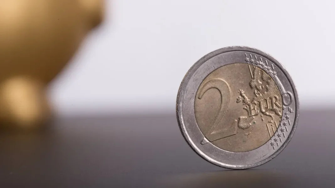 Moneda U2 de 2 euro, cumpărată cu 39,95 euro și revândută cu 400 Moneda U2 de 2 euro, cumpărată cu 39,95 euro și revândută cu 400
